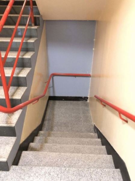 Ещё 27 травмирующих психику (и не только) примеров худшего дизайна лестниц