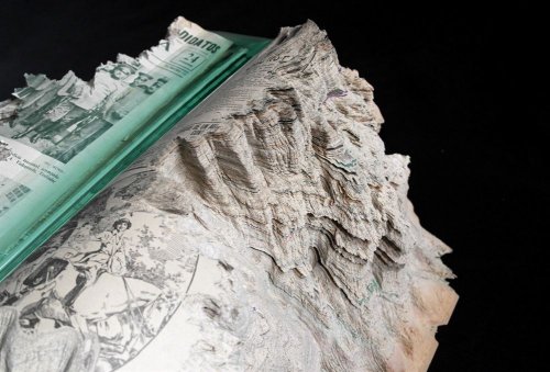 Художник превращает старые справочники и газеты в горные ландшафты (9 фото)